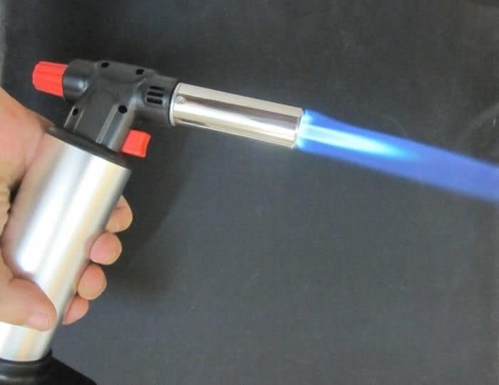 how a blowtorch works