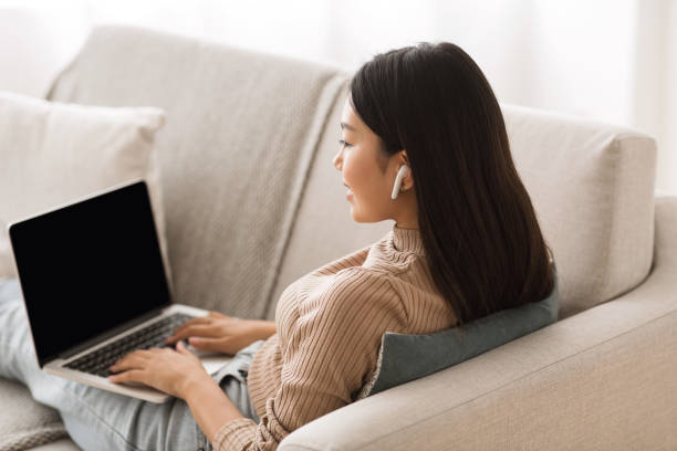 how to connect airpods to laptop