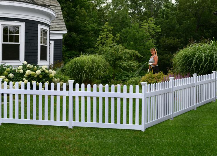 How to edge a garden with a palisade fence